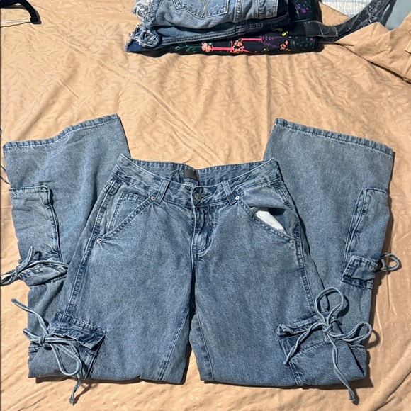 Stylish Blue Cargo Wide Leg Jeans - Picture 2 of 8